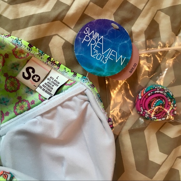 ⭐️SALE NWT Bright Patterned Swim Suit Set - Picture 6 of 7